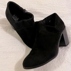 Black Ankle Boots- 7.5